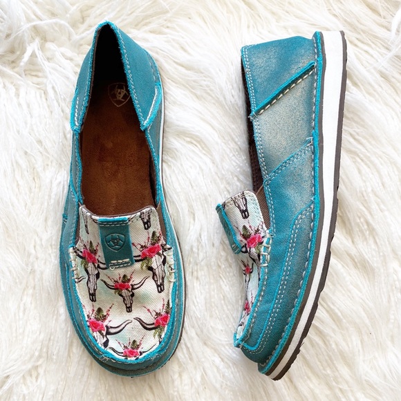 ariat cruisers steers and roses